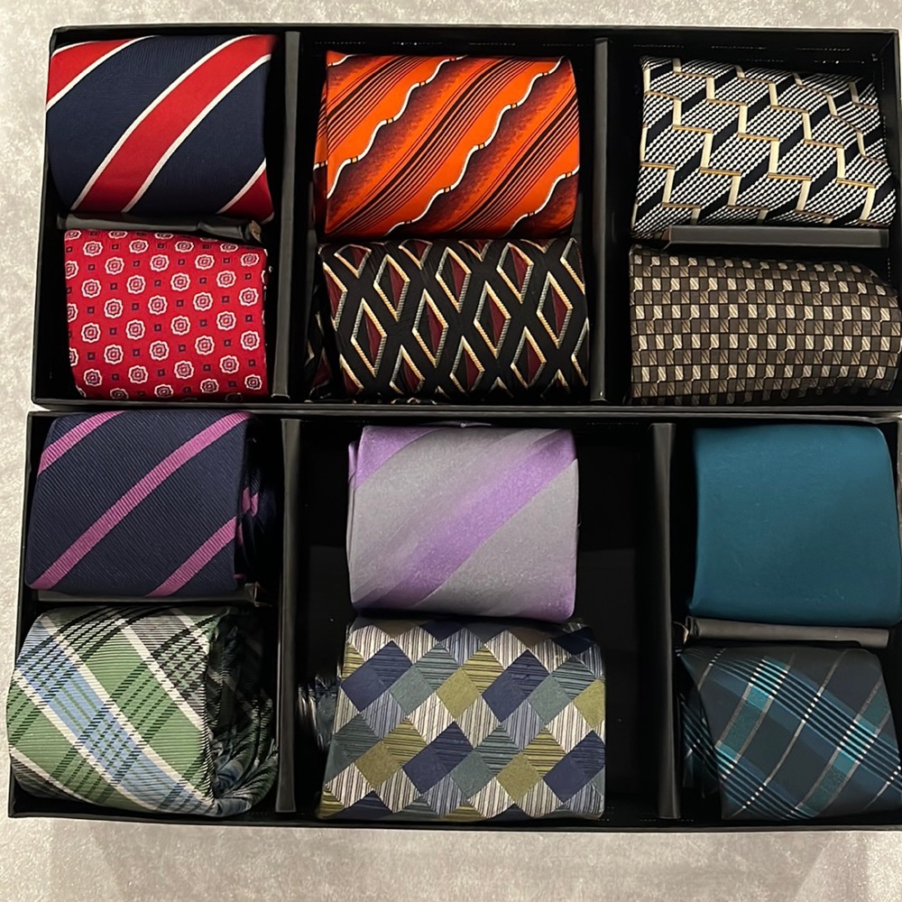 12 assorted neckties . In excellent condition